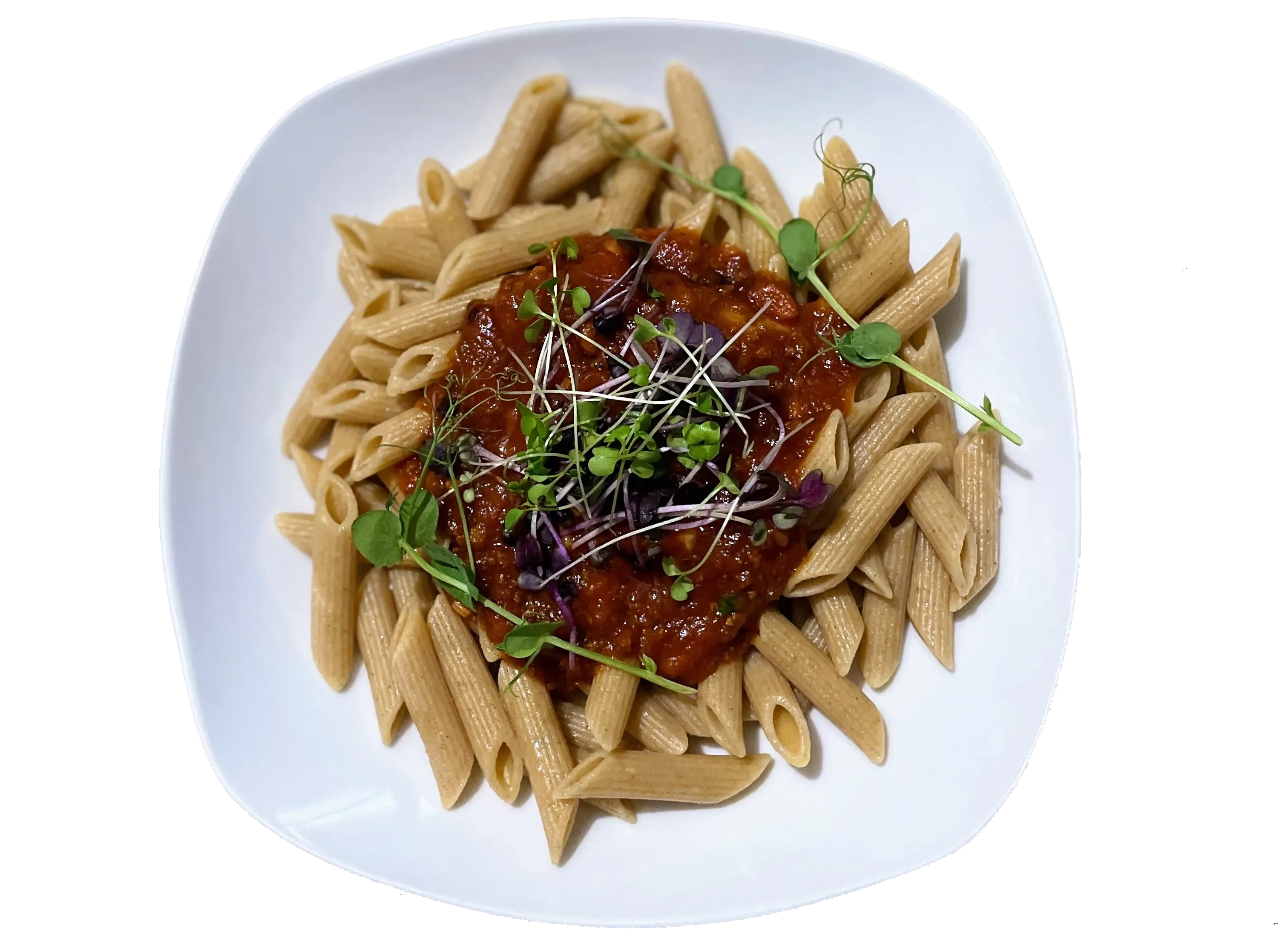 Nudelgericht mit Radieschen Microgreens und zu Microgreens gewachsenen Brokkolisprossen